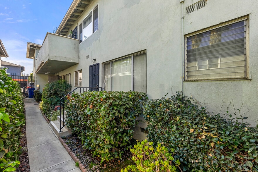 More Photos Of 13520 Rye St, Sherman Oaks Apartments For Sale