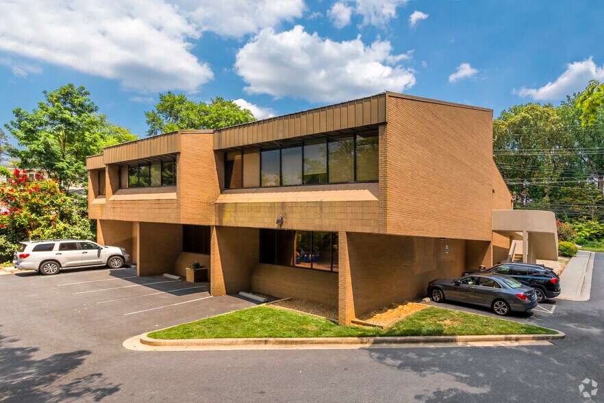 More Photos Of 11404 Old Georgetown Rd, Rockville Office For Sale