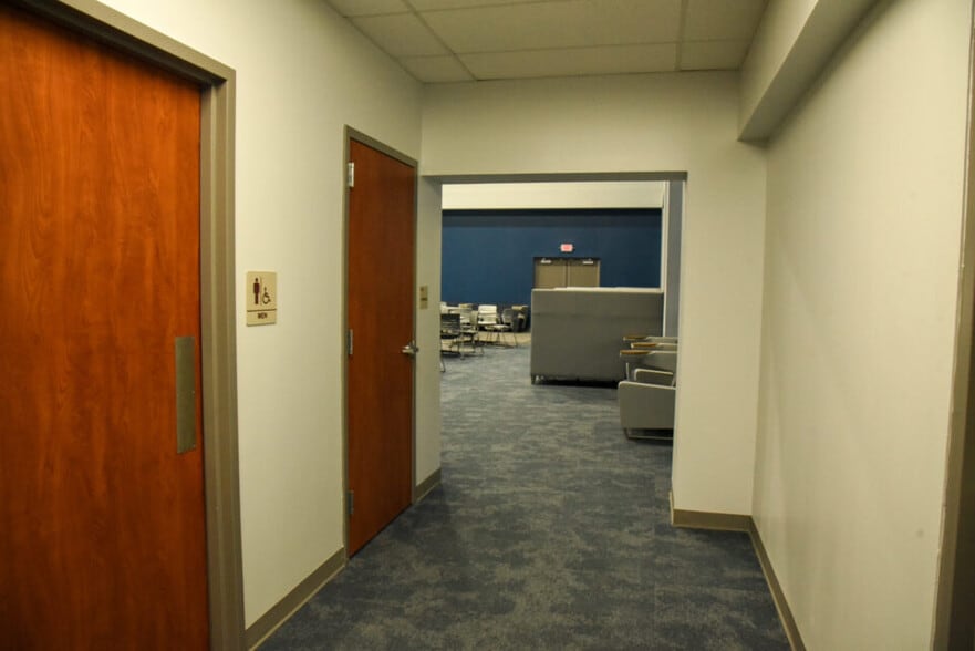 More Photos Of 1411 W Main St, League City Schools For Sale