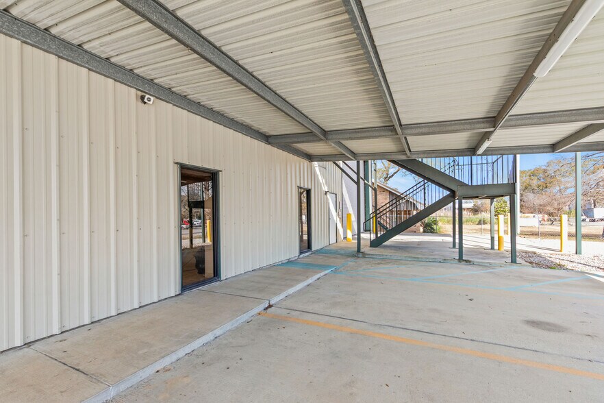 More Photos Of 1016 N Cruse Ave, Broussard Warehouse For Sale