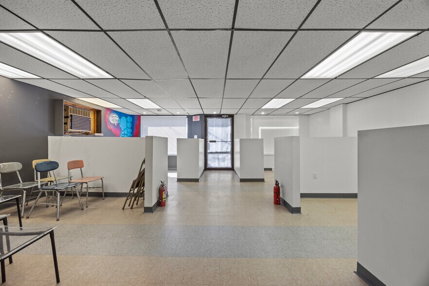 More Photos Of 2314-2318 Niagara St, Niagara Falls Freestanding For Lease