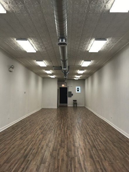 More Photos Of 5853 W Irving Park Rd, Chicago Storefront For Lease
