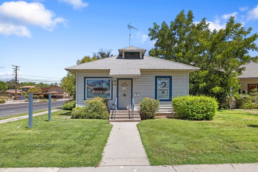 More Photos Of 920 W Main St, Visalia Coworking Space