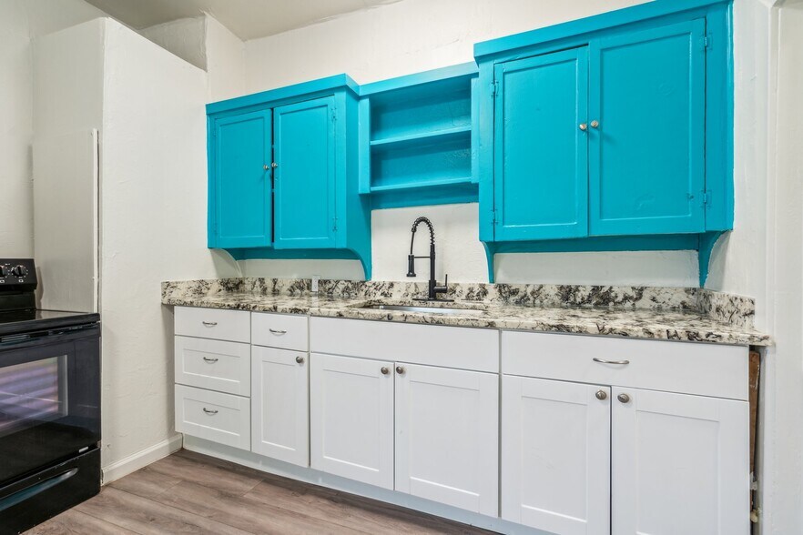 More Photos Of 2123 W Park Pl, Oklahoma City Specialty For Sale