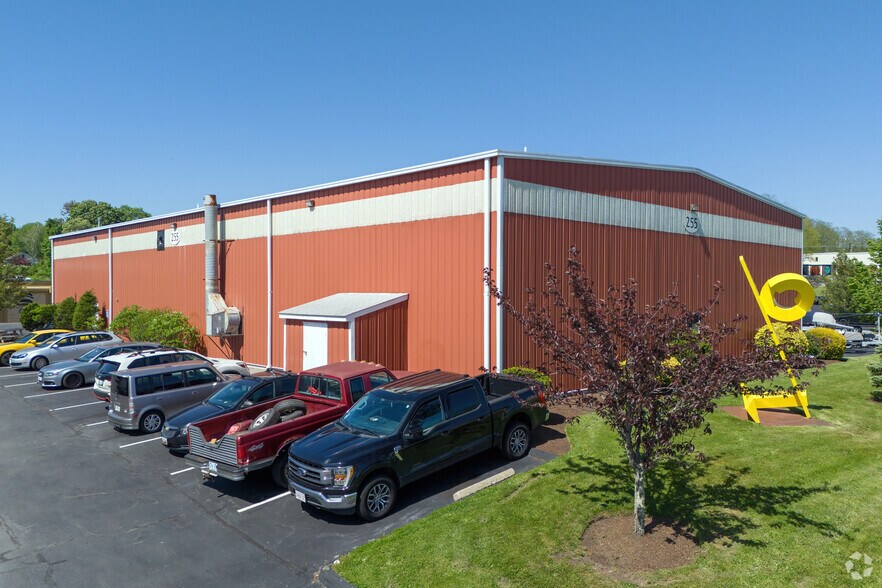 Primary Photo Of 255 Franklin St, Bristol Manufacturing For Lease