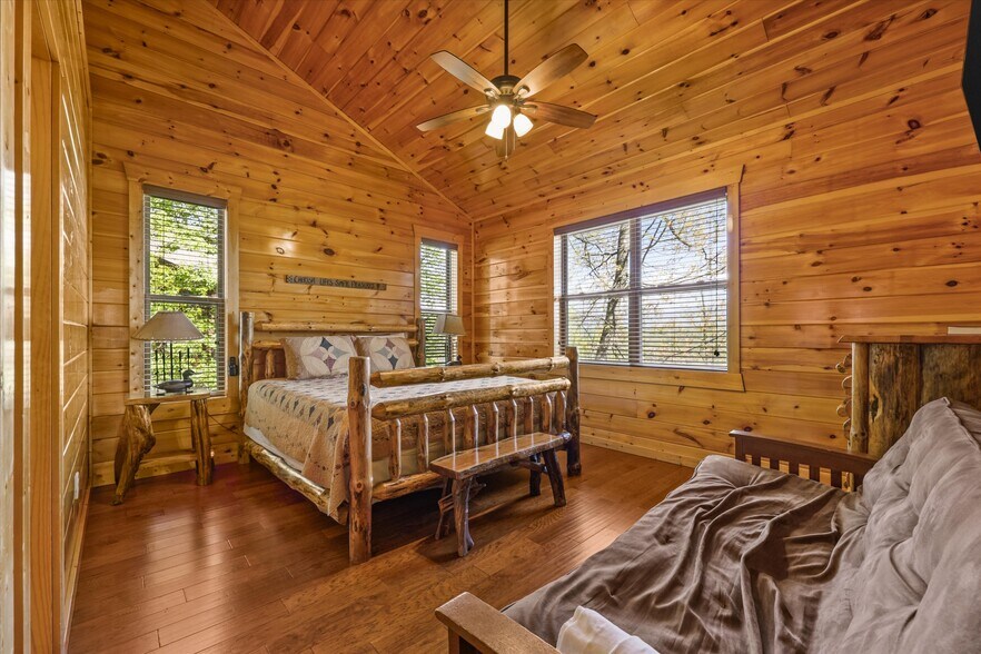 More Photos Of 1960 Blackthorn Trl, Sevierville Specialty For Sale