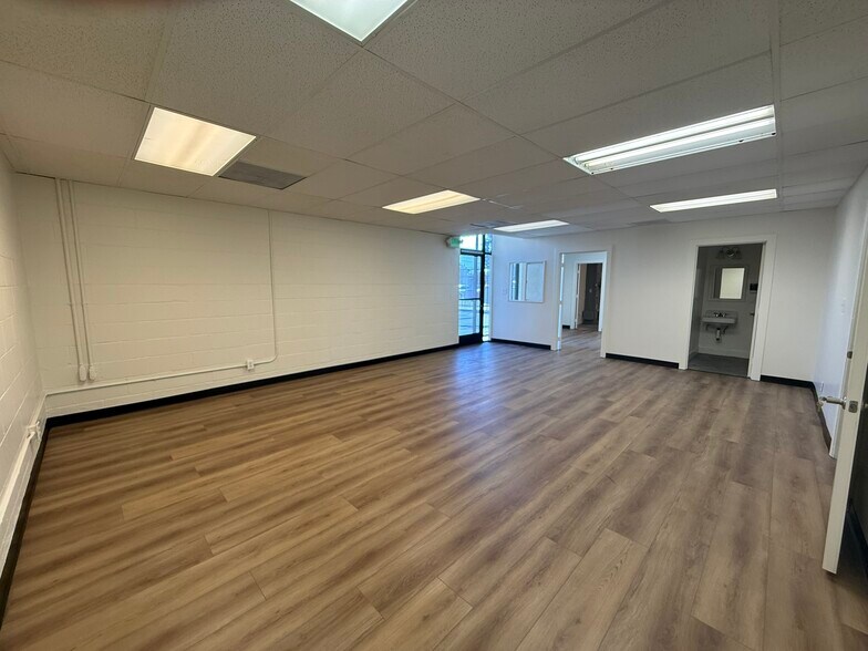 More Photos Of 8611 Canoga Ave, Canoga Park Warehouse For Lease