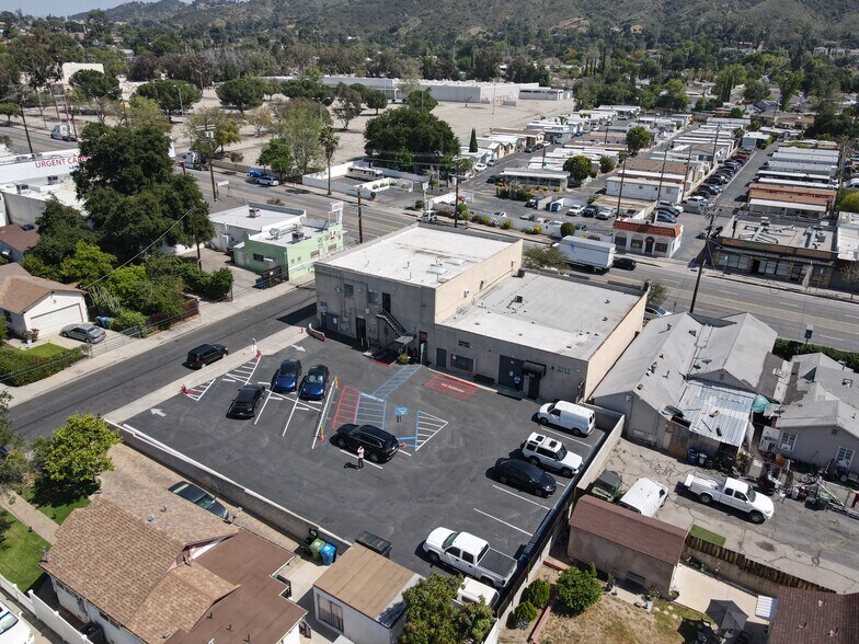 More Photos Of 8115 Foothill Blvd, Sunland Storefront Retail Office For Sale