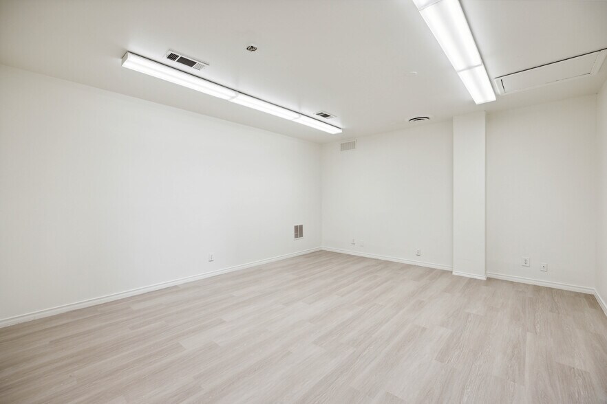 More Photos Of 3606 Marvin D Love Fwy, Dallas Medical For Lease