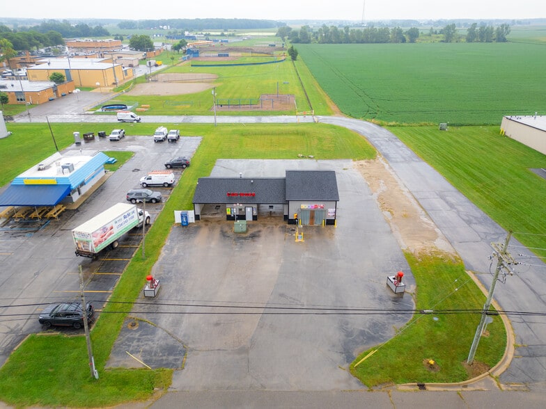 More Photos Of 3181 Lewis Ave, Ida Carwash For Sale