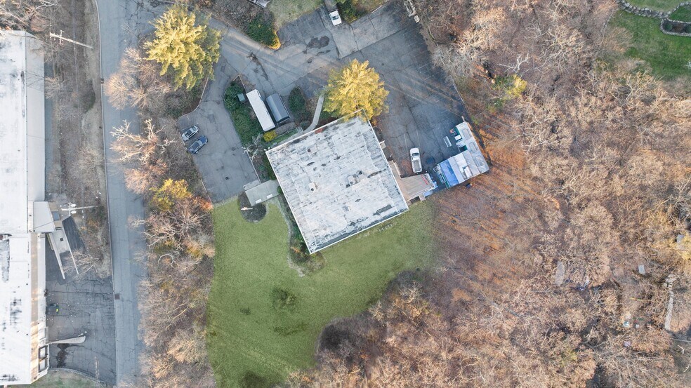 More Photos Of 6 Raritan Rd, Oakland Warehouse For Sale
