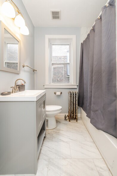 More Photos Of 7751 S Phillips Ave, Chicago Industrial For Sale