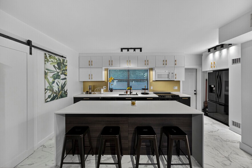 More Photos Of 1215 E Broward Blvd, Fort Lauderdale Apartments For Sale