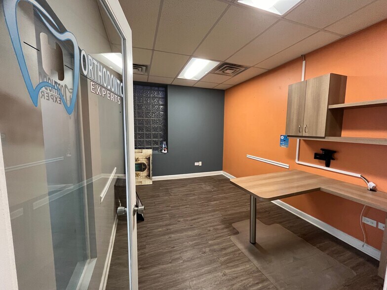 More Photos Of 1719 W 18th St, Chicago Storefront Retail Residential For Lease