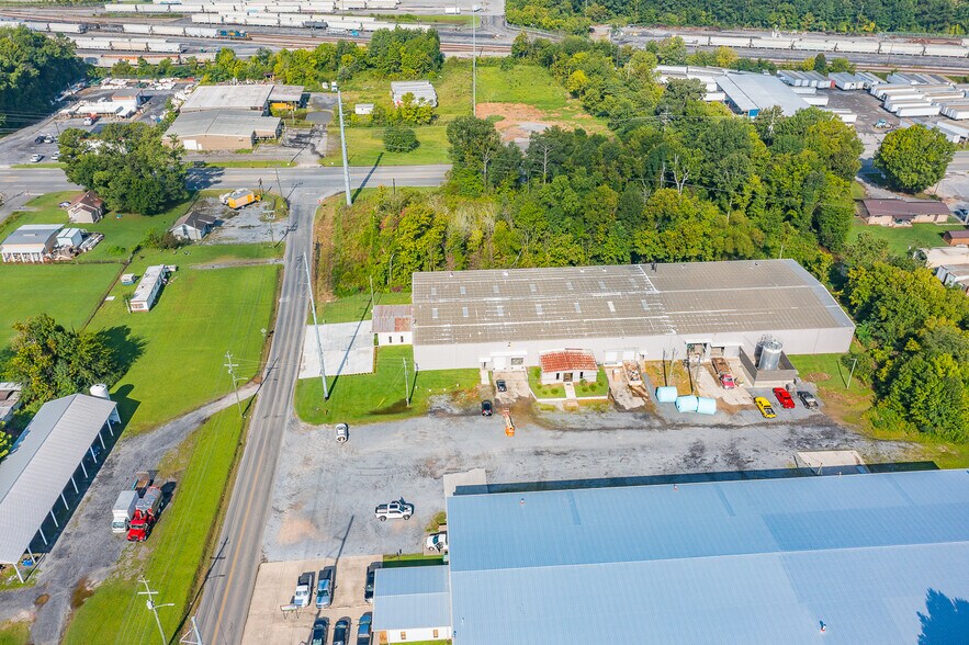 More Photos Of 506 Bear Creek Rd, Dalton Manufacturing For Sale