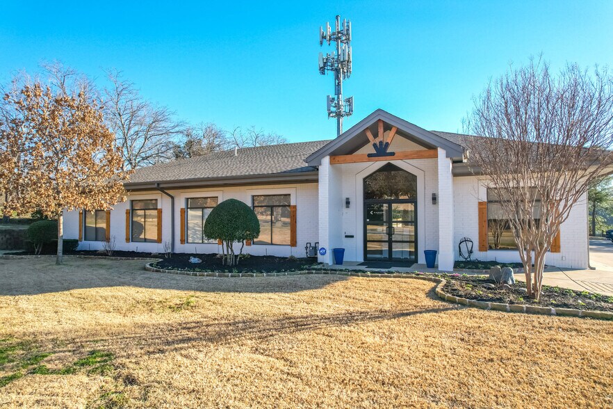 More Photos Of 2324 Cheek Sparger Rd, Bedford Office For Sale