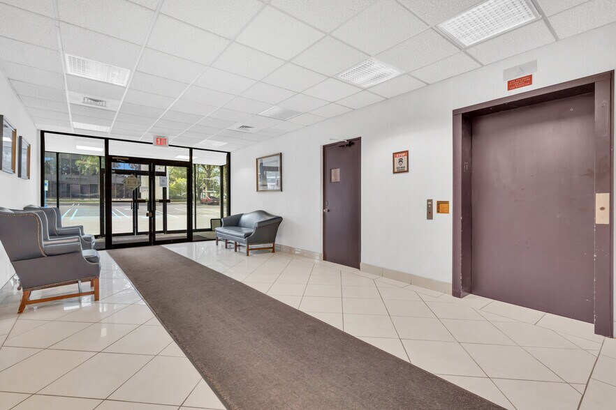 More Photos Of 788 Shrewsbury Ave, Tinton Falls Office For Sale