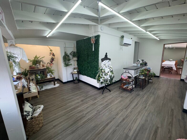 More Photos Of 22 Hillcrest Dr, Reno General Retail For Lease