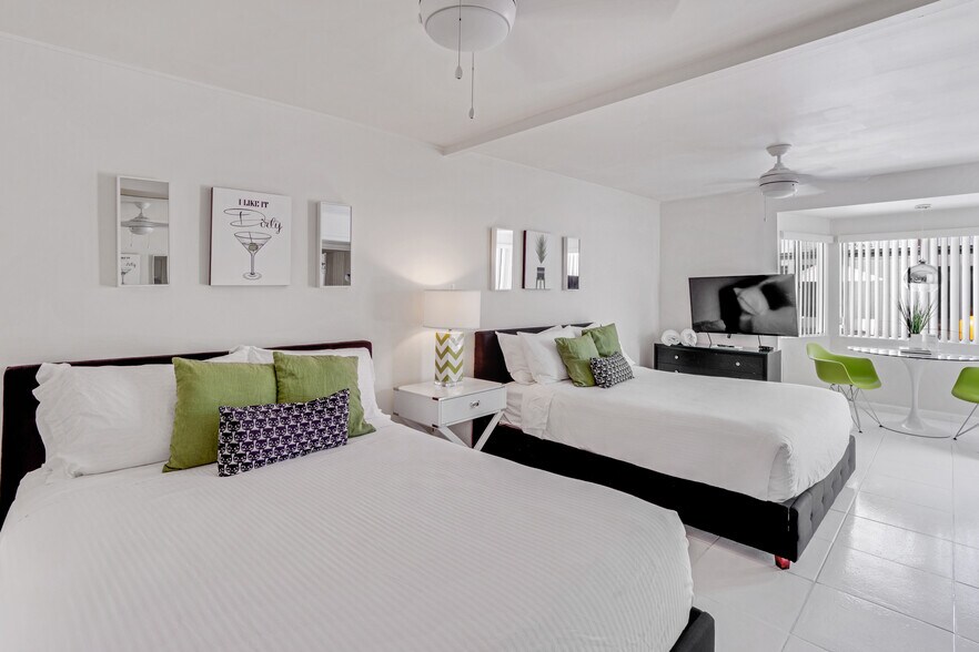 More Photos Of 350 S Belardo Rd, Palm Springs Hotel For Sale