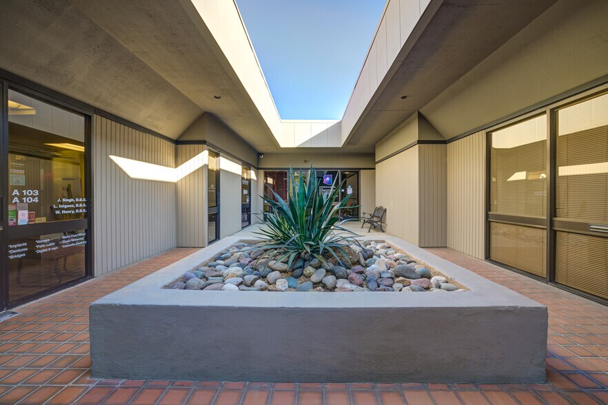 More Photos Of 3201 W Peoria Ave, Phoenix Medical For Lease