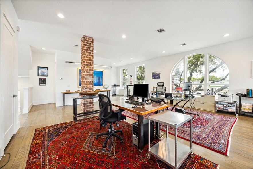 More Photos Of 128 W 17th St, Houston Loft Creative Space For Sale