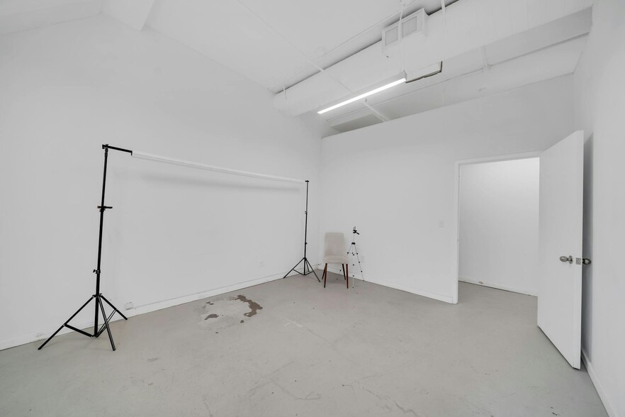 More Photos Of 535-547 W 45th St, New York Loft Creative Space For Lease