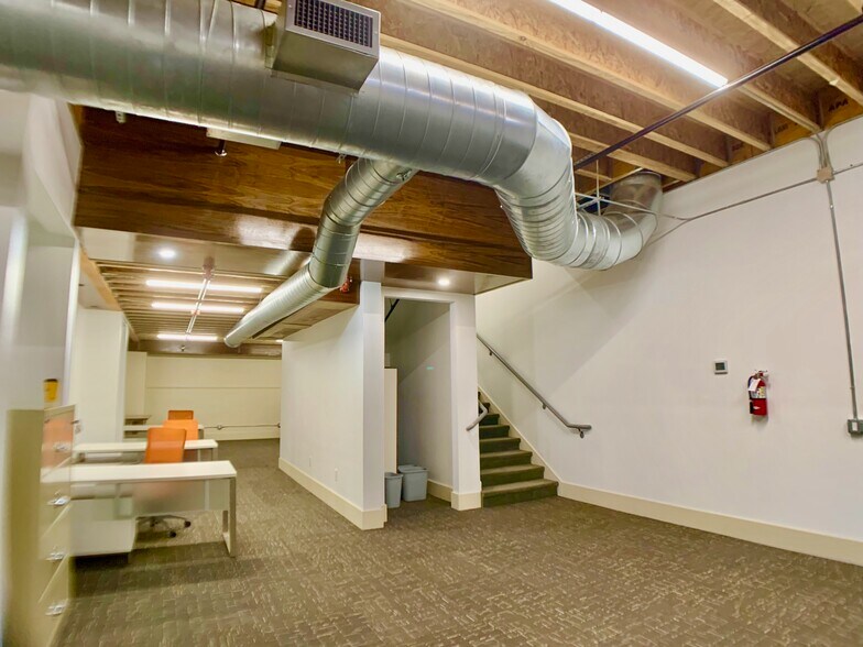 More Photos Of 612 Nogalitos St, San Antonio Flex For Sale