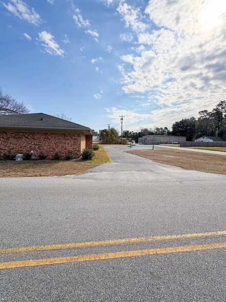 More Photos Of 137 Cedar Dr, Saint Stephen Office For Sale