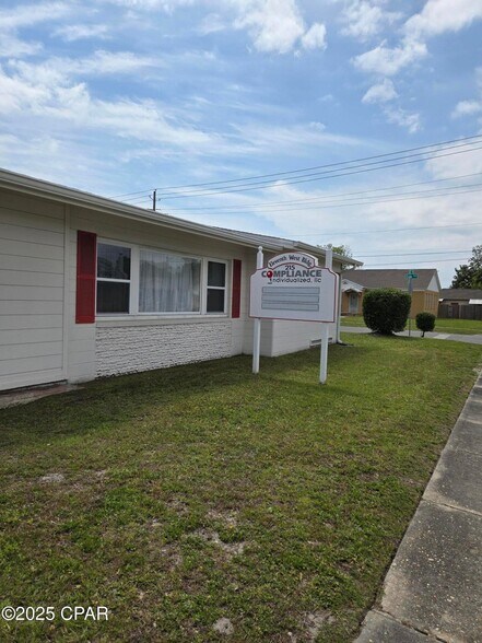 More Photos Of 215 W 11th St, Panama City Coworking Space