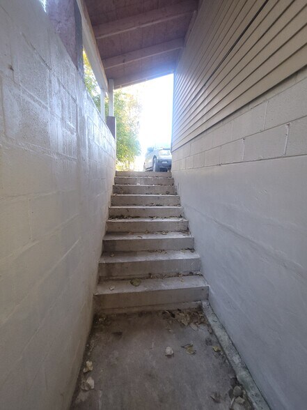 More Photos Of 1458 W 32nd St, Indianapolis Apartments For Sale