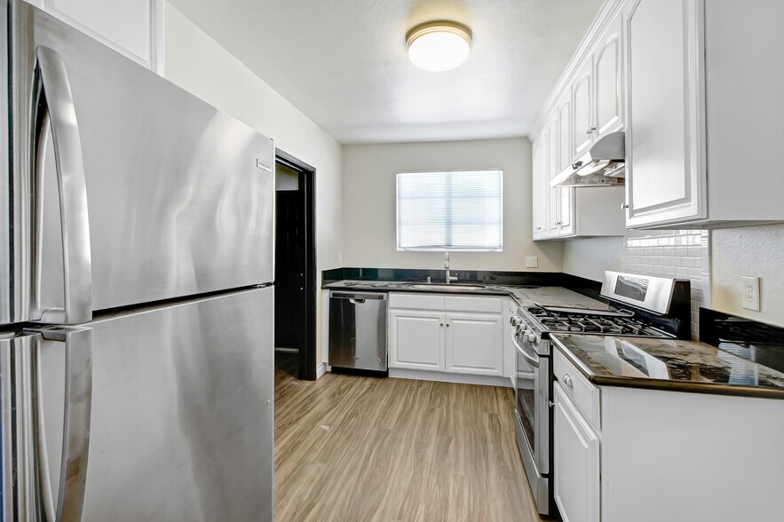 More Photos Of 2003 Lake Ave, Altadena Apartments For Sale