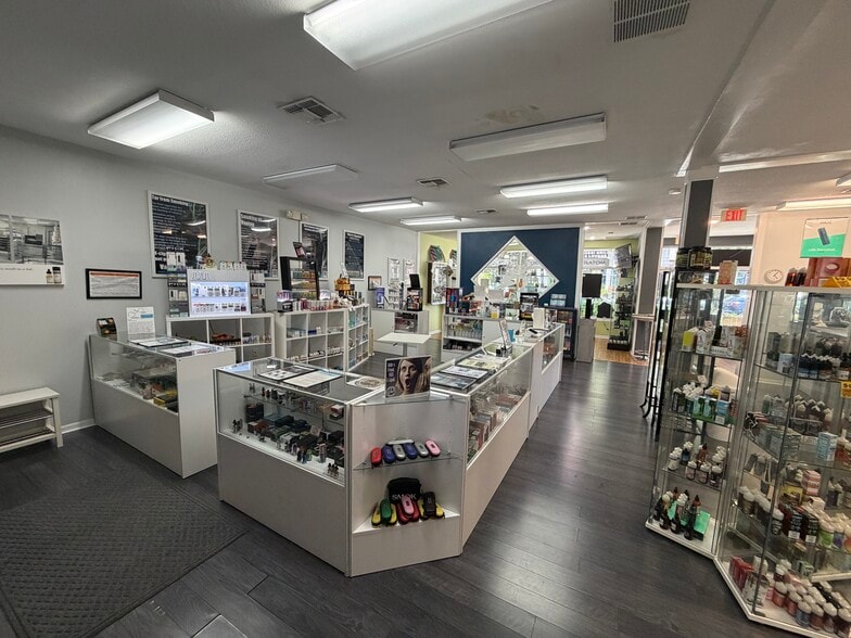 More Photos Of 1610 Central Ave, Saint Petersburg Storefront For Lease