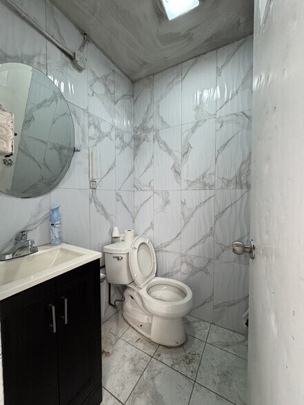 More Photos Of 5948 55th St, Maspeth Land For Lease