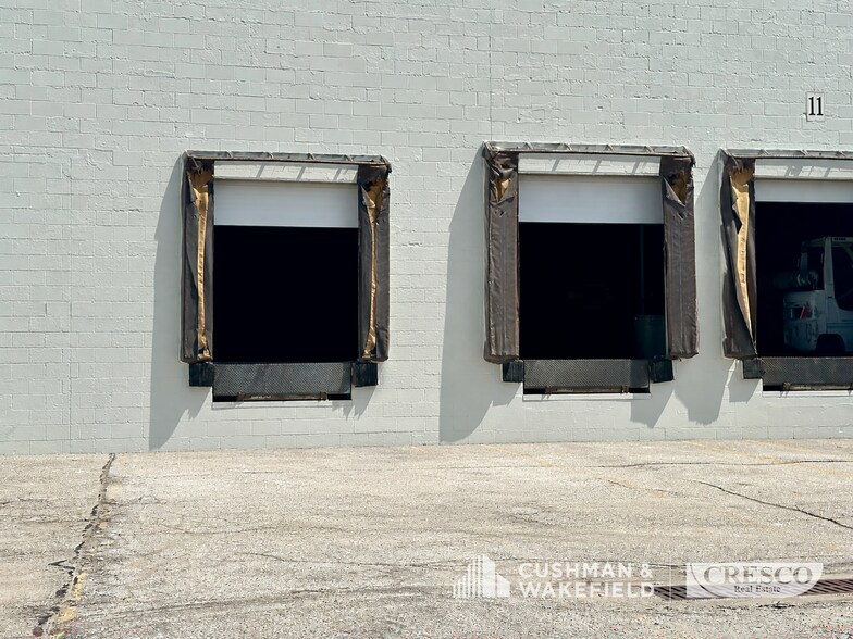 More Photos Of 24455 Aurora Rd, Bedford Heights Warehouse For Lease