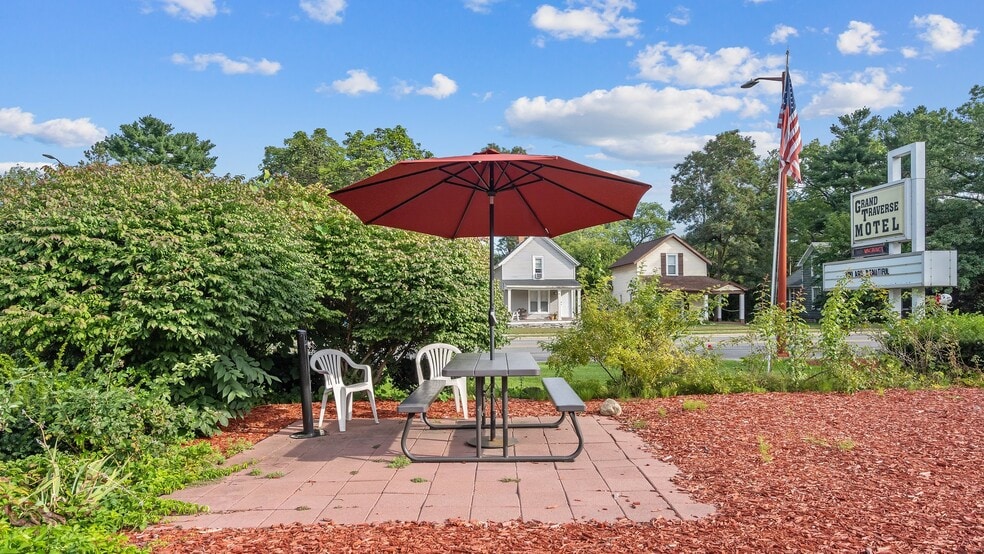 More Photos Of 1010 E Front St, Traverse City Hotel For Sale