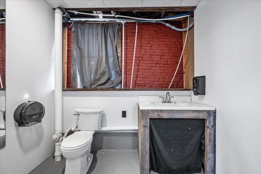 More Photos Of 21 Furnace St, Danielson Storefront For Lease