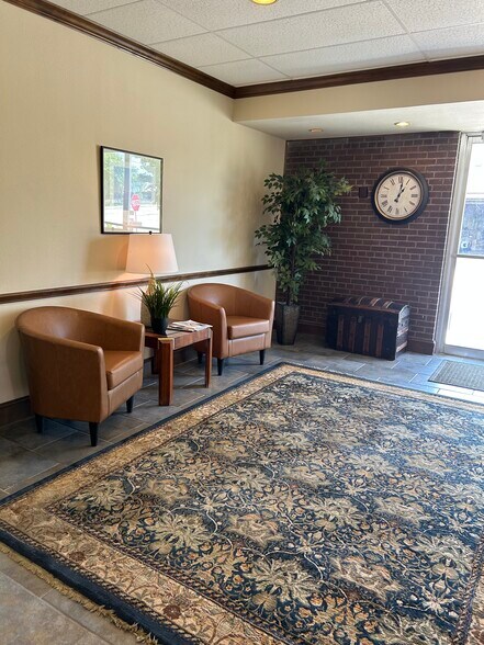More Photos Of 102 N Shiloh Rd, Garland Office For Lease