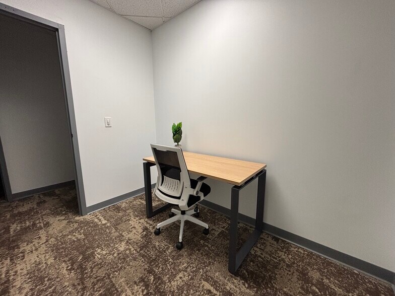 More Photos Of 7965 N High St, Columbus Coworking Space