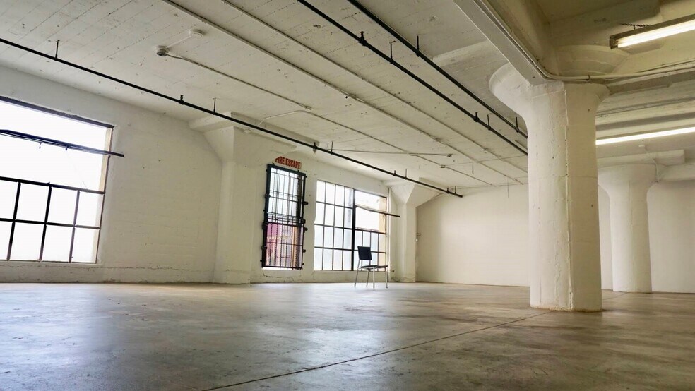 More Photos Of 1114 S Los Angeles St, Los Angeles Warehouse For Lease