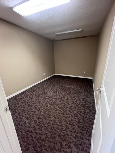 More Photos Of 4911-4915 Illinois Rd, Fort Wayne Office For Lease