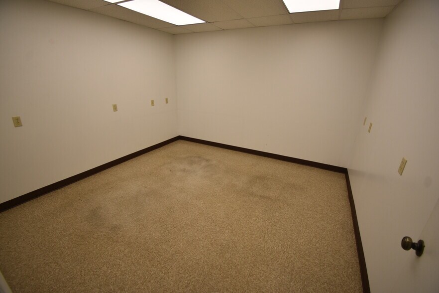 More Photos Of 1710-1728 Butler St, Easton Unknown For Lease