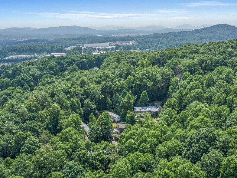 More Photos Of 40 Hemlock Hill Dr, Arden Manufactured Housing Mobile Home Park For Sale