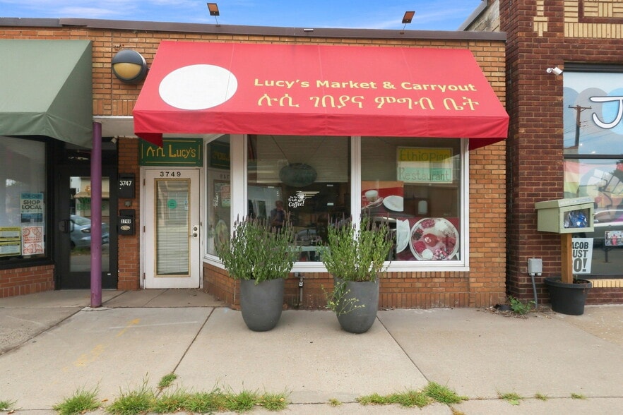 More Photos Of 3749 Cedar Ave S, Minneapolis Restaurant For Lease