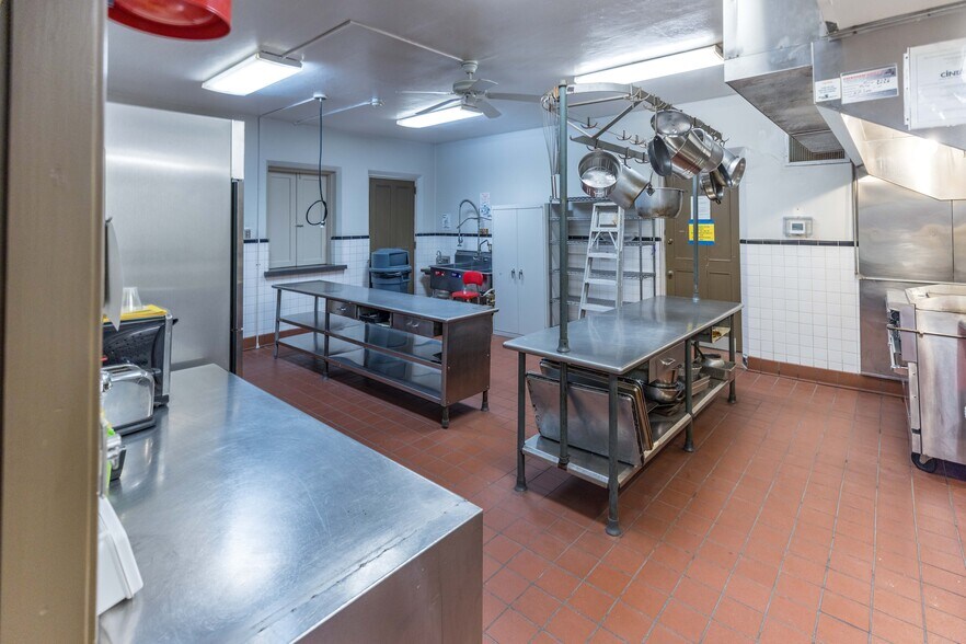 More Photos Of 1100 Stockton St, Jacksonville Religious Facility For Lease