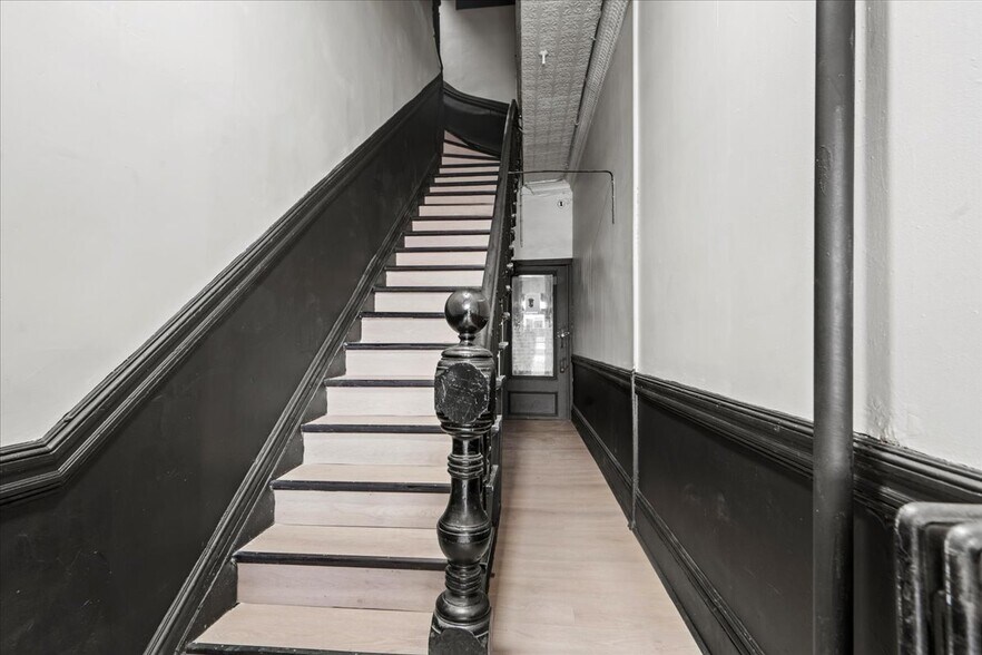 More Photos Of 900 Summit Ave, Union City Apartments For Sale