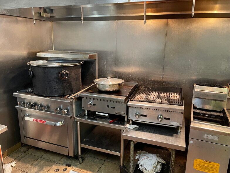 More Photos Of 21611 Grand River Ave, Detroit Restaurant For Sale
