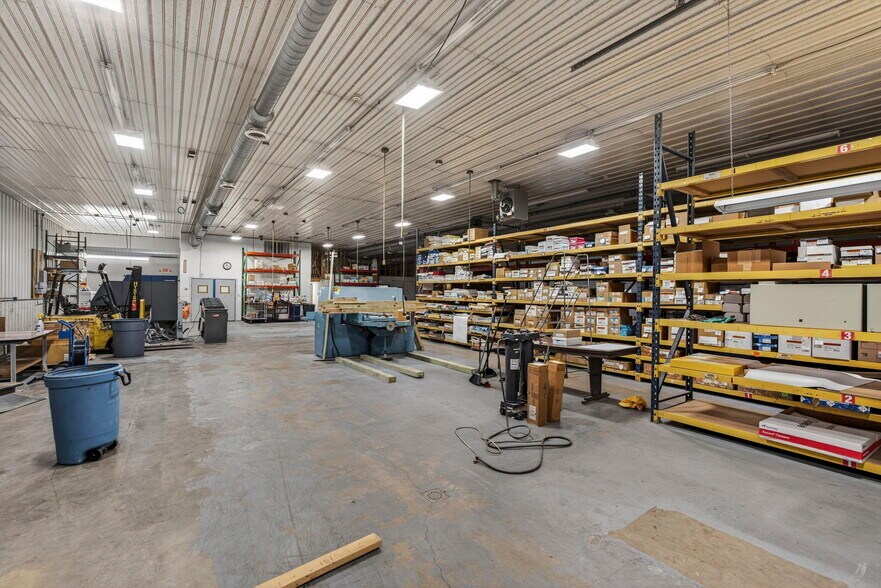 More Photos Of 113 Lafayette Rd, Hampton Falls Light Manufacturing For Lease