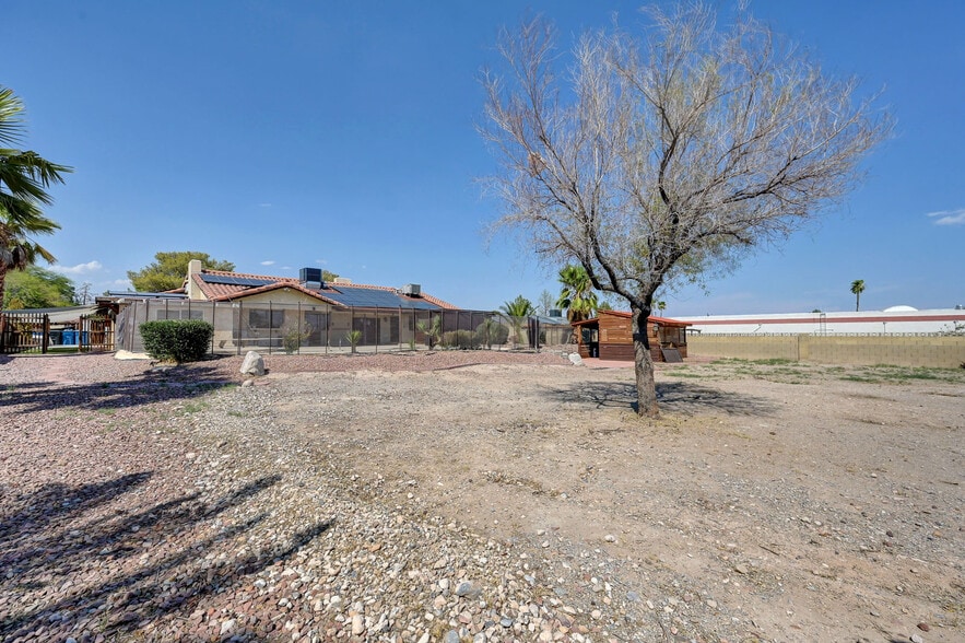 More Photos Of 6975 Obannon Dr, Las Vegas Office Residential For Sale