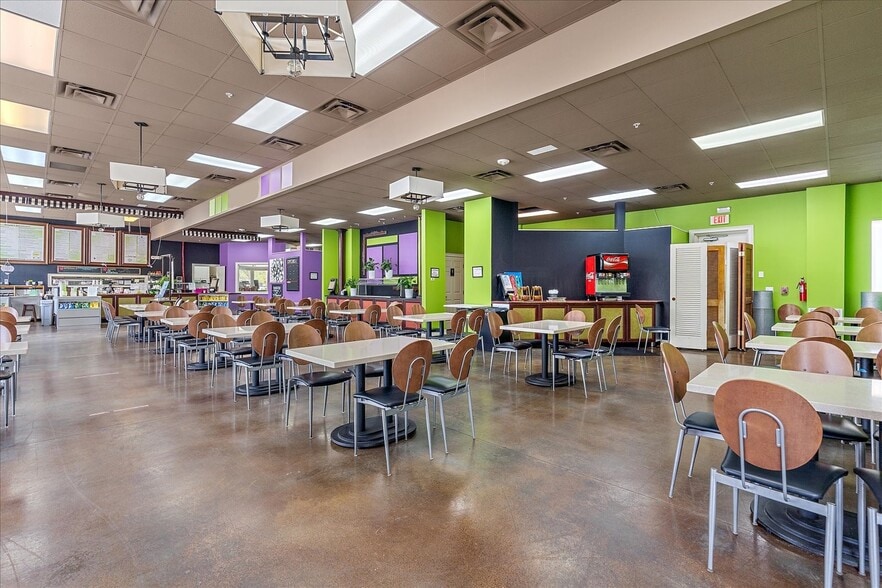 More Photos Of 15 S Beneva Rd, Sarasota Restaurant For Lease