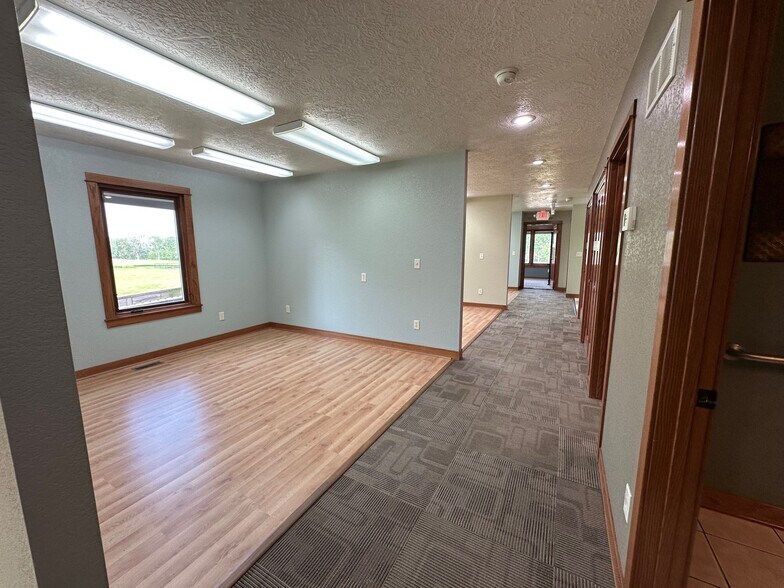 More Photos Of 820 W Summit St, Winterset Medical For Sale